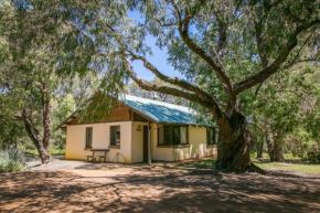 Гостиница Wyadup Brook Cottages  Яллингуп